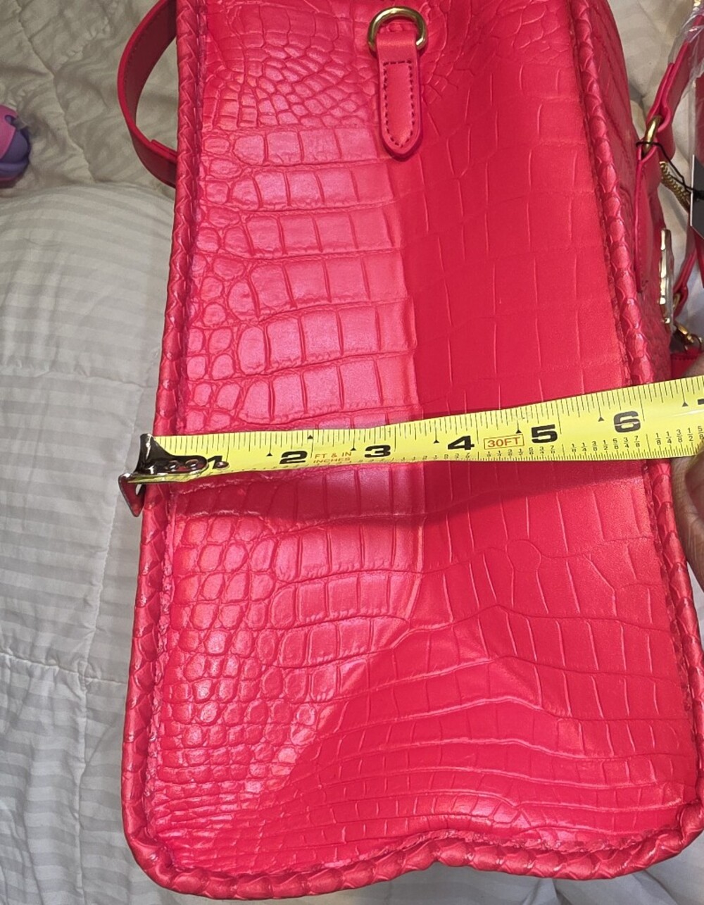 Bright Red Croc-Embossed Tote - Picture 4 of 10